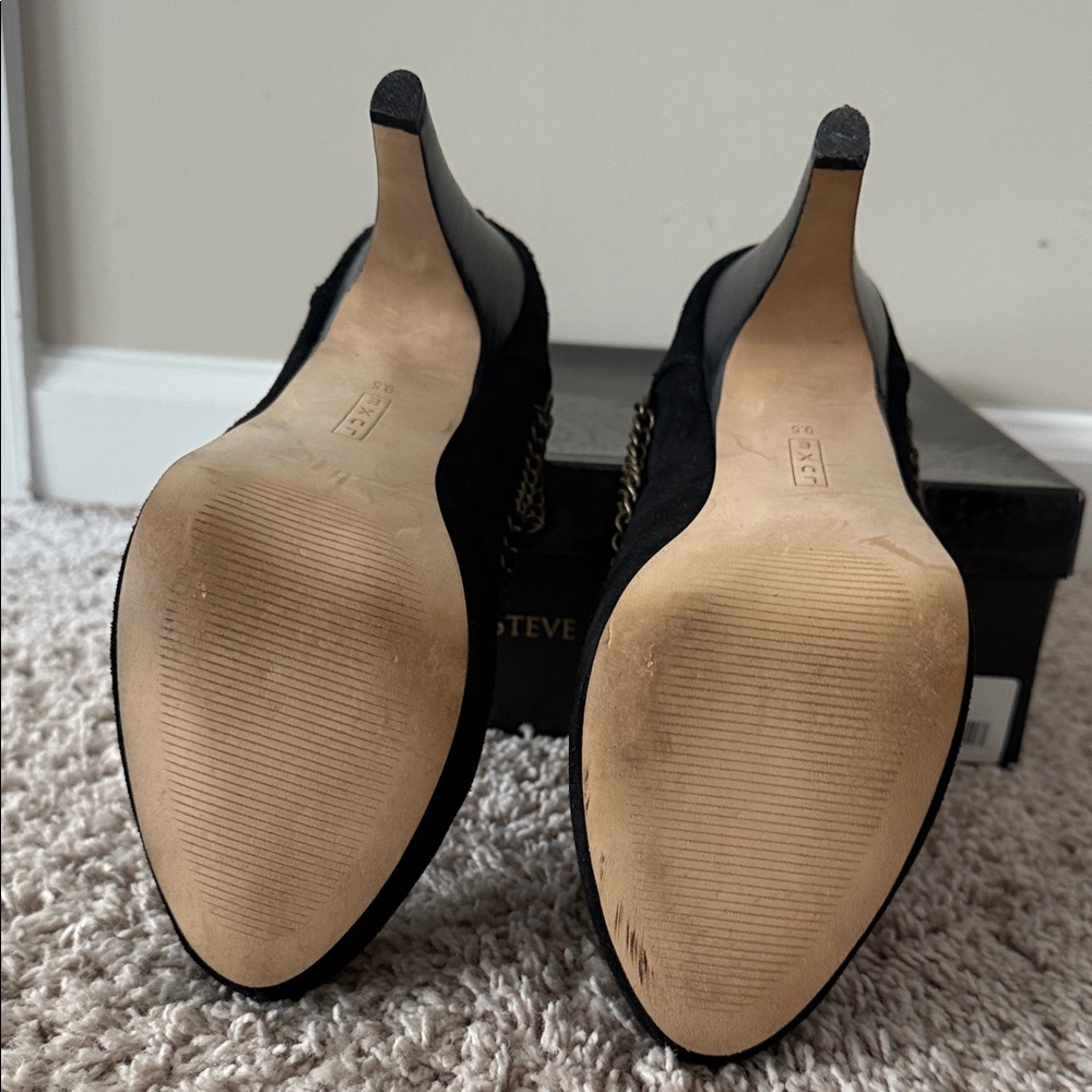 Steve Madden Luxe Black Suede Heeled Boots with Gold Chain - Picture 4 of 5